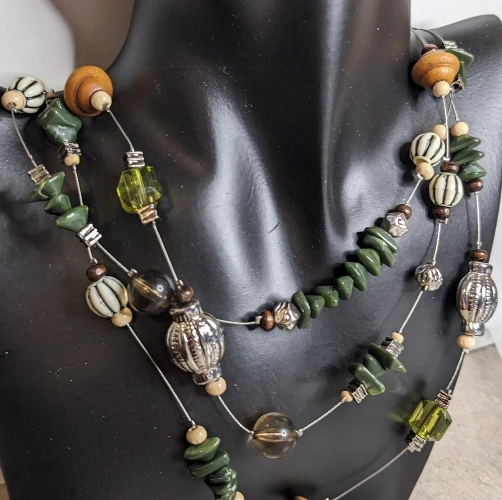 Chico's Floating Embellished Necklace‎